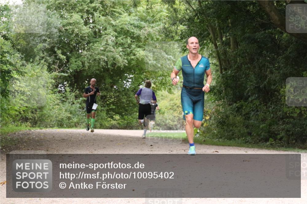 30.08.2026 - Elbe Triathlon Hamburg Antke Förster http://msf.ph/oto/10095402 30.08.2026 10:05:37 Laufen  meine-sportfotos.de