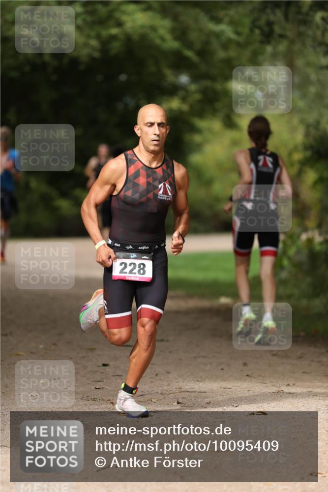 30.08.2026 - Elbe Triathlon Hamburg Antke Förster http://msf.ph/oto/10095409 30.08.2026 09:57:15 Laufen 228 meine-sportfotos.de