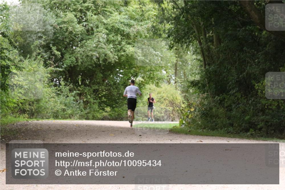 30.08.2026 - Elbe Triathlon Hamburg Antke Förster http://msf.ph/oto/10095434 30.08.2026 10:06:07 Laufen  meine-sportfotos.de