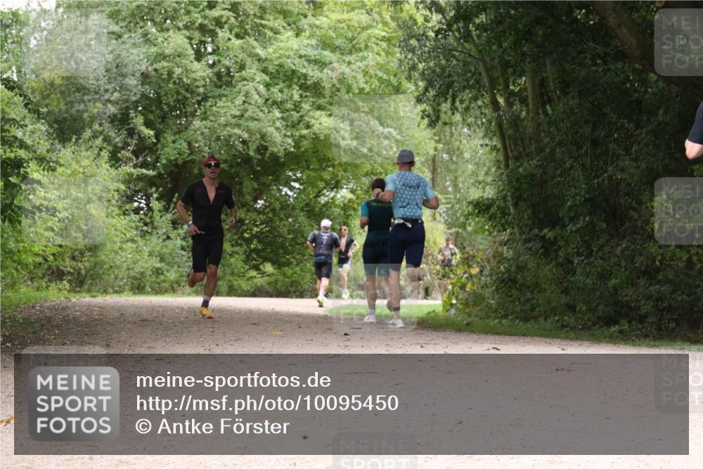 30.08.2026 - Elbe Triathlon Hamburg Antke Förster http://msf.ph/oto/10095450 30.08.2026 10:06:22 Laufen  meine-sportfotos.de