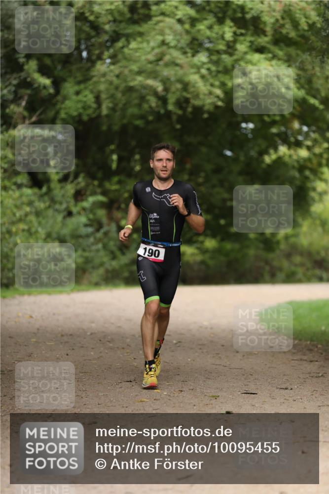 30.08.2026 - Elbe Triathlon Hamburg Antke Förster http://msf.ph/oto/10095455 30.08.2026 09:58:31 Laufen 190 meine-sportfotos.de