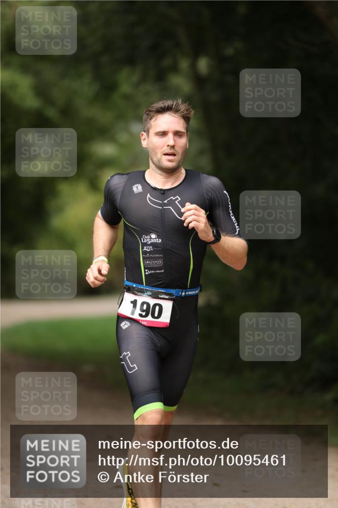 30.08.2026 - Elbe Triathlon Hamburg Antke Förster http://msf.ph/oto/10095461 30.08.2026 09:58:33 Laufen 190 meine-sportfotos.de