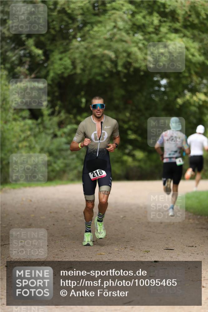 30.08.2026 - Elbe Triathlon Hamburg Antke Förster http://msf.ph/oto/10095465 30.08.2026 09:59:01 Laufen 218 meine-sportfotos.de