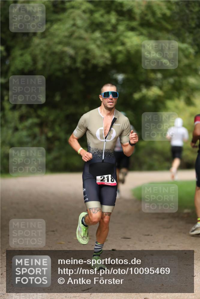 30.08.2026 - Elbe Triathlon Hamburg Antke Förster http://msf.ph/oto/10095469 30.08.2026 09:59:01 Laufen 218 meine-sportfotos.de