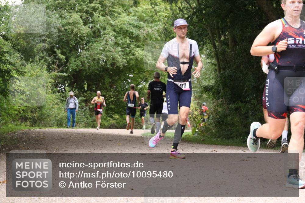 30.08.2026 - Elbe Triathlon Hamburg Antke Förster http://msf.ph/oto/10095480 30.08.2026 10:06:44 Laufen 37 meine-sportfotos.de