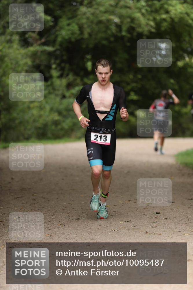 30.08.2026 - Elbe Triathlon Hamburg Antke Förster http://msf.ph/oto/10095487 30.08.2026 10:00:14 Laufen 30, 213 meine-sportfotos.de