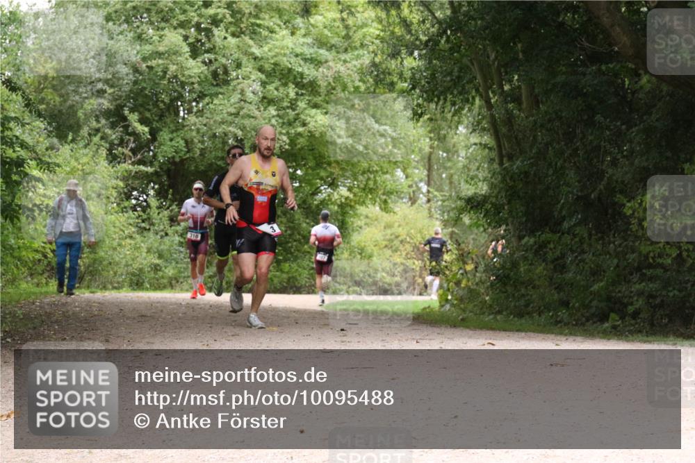 30.08.2026 - Elbe Triathlon Hamburg Antke Förster http://msf.ph/oto/10095488 30.08.2026 10:06:51 Laufen 310, 3 meine-sportfotos.de