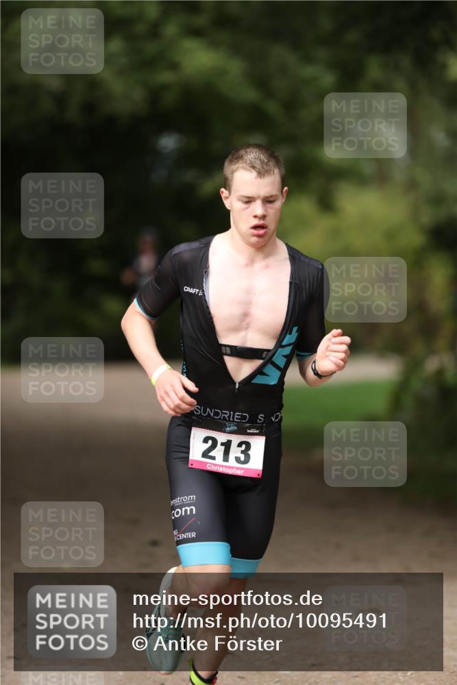 30.08.2026 - Elbe Triathlon Hamburg Antke Förster http://msf.ph/oto/10095491 30.08.2026 10:00:16 Laufen 213 meine-sportfotos.de