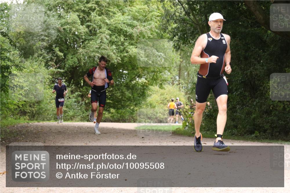 30.08.2026 - Elbe Triathlon Hamburg Antke Förster http://msf.ph/oto/10095508 30.08.2026 10:07:34 Laufen 254 meine-sportfotos.de