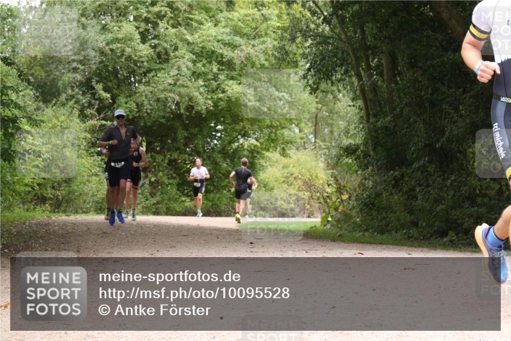 30.08.2026 - Elbe Triathlon Hamburg Antke Förster http://msf.ph/oto/10095528 30.08.2026 10:07:44 Laufen  meine-sportfotos.de