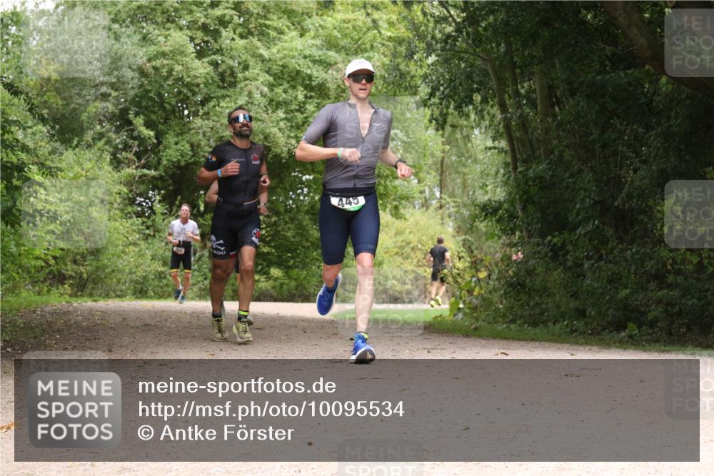 30.08.2026 - Elbe Triathlon Hamburg Antke Förster http://msf.ph/oto/10095534 30.08.2026 10:07:47 Laufen 445 meine-sportfotos.de