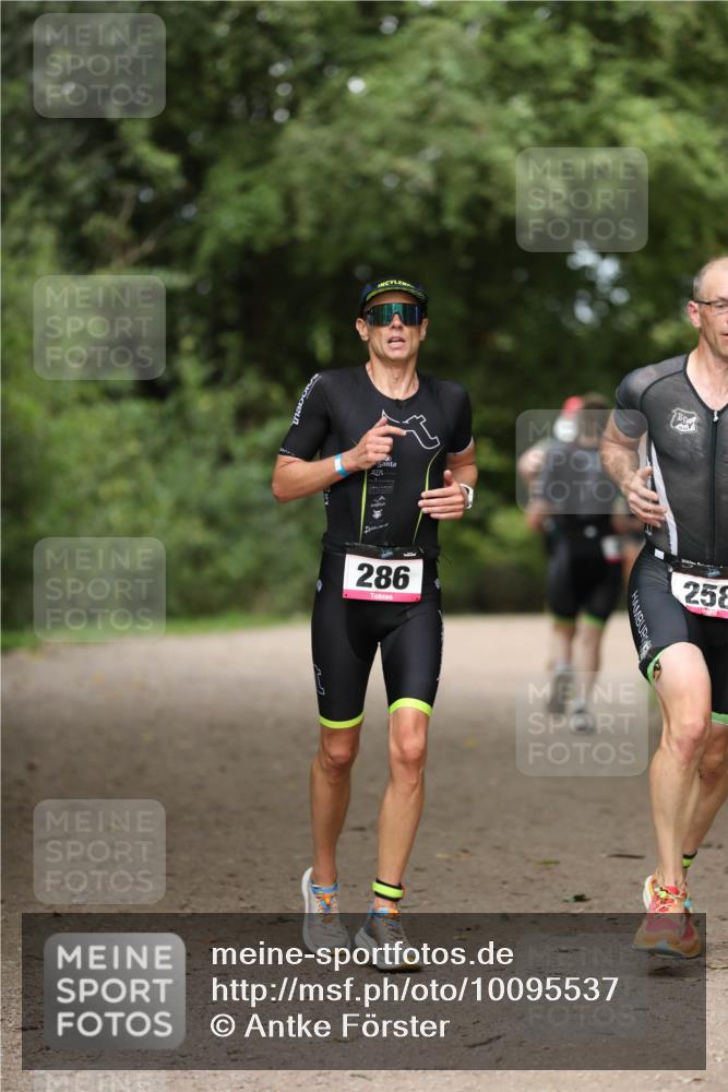 30.08.2026 - Elbe Triathlon Hamburg Antke Förster http://msf.ph/oto/10095537 30.08.2026 10:01:27 Laufen 286, 258 meine-sportfotos.de