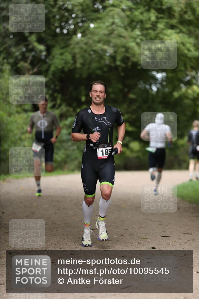 30.08.2026 - Elbe Triathlon Hamburg Antke Förster http://msf.ph/oto/10095545 30.08.2026 10:01:32 Laufen 18 meine-sportfotos.de