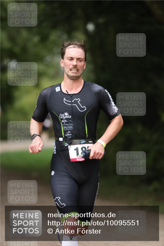 30.08.2026 - Elbe Triathlon Hamburg Antke Förster http://msf.ph/oto/10095551 30.08.2026 10:01:34 Laufen 18 meine-sportfotos.de