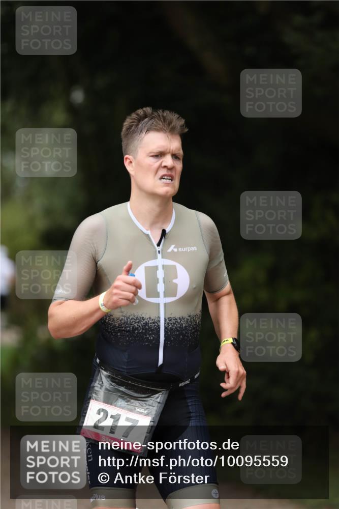 30.08.2026 - Elbe Triathlon Hamburg Antke Förster http://msf.ph/oto/10095559 30.08.2026 10:01:37 Laufen 217 meine-sportfotos.de