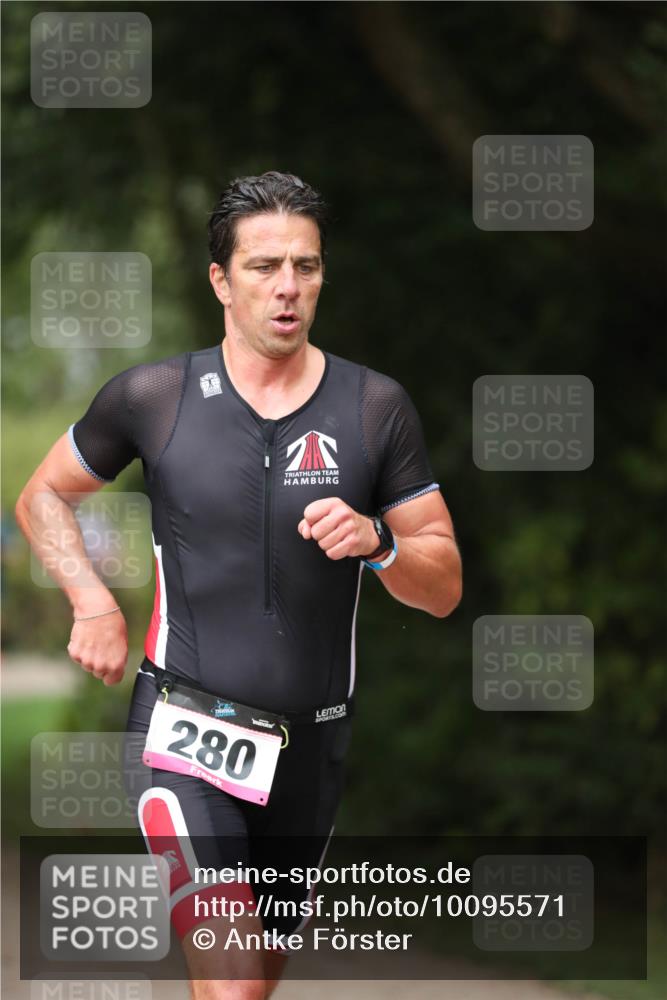 30.08.2026 - Elbe Triathlon Hamburg Antke Förster http://msf.ph/oto/10095571 30.08.2026 10:02:13 Laufen 280 meine-sportfotos.de