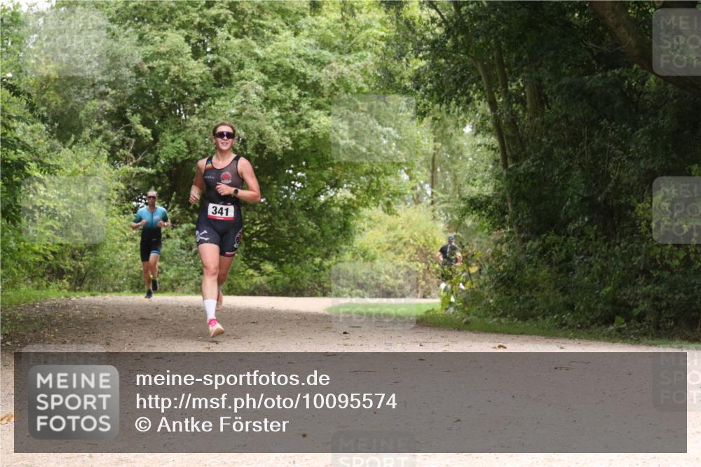 30.08.2026 - Elbe Triathlon Hamburg Antke Förster http://msf.ph/oto/10095574 30.08.2026 10:08:11 Laufen 341 meine-sportfotos.de
