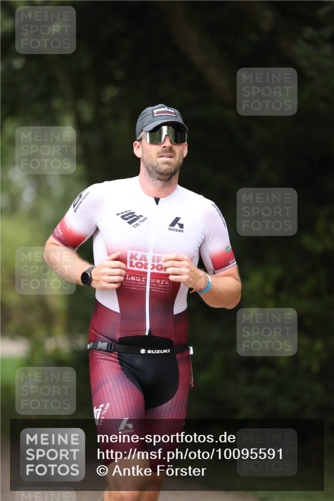 30.08.2026 - Elbe Triathlon Hamburg Antke Förster http://msf.ph/oto/10095591 30.08.2026 10:02:28 Laufen  meine-sportfotos.de