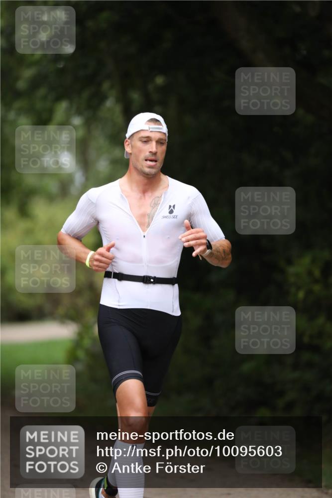 30.08.2026 - Elbe Triathlon Hamburg Antke Förster http://msf.ph/oto/10095603 30.08.2026 10:03:14 Laufen  meine-sportfotos.de