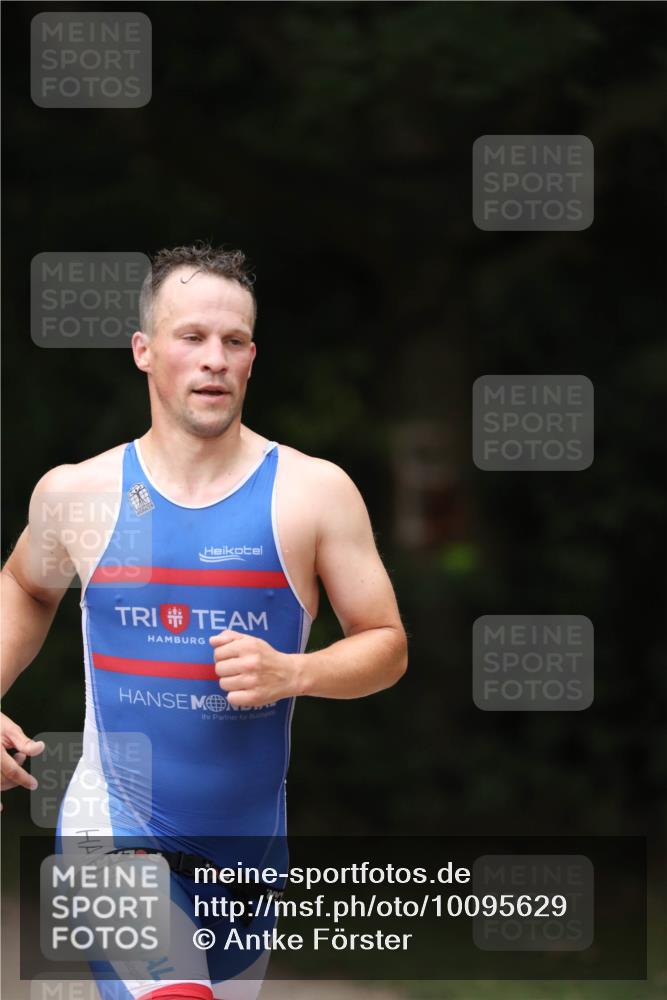 30.08.2026 - Elbe Triathlon Hamburg Antke Förster http://msf.ph/oto/10095629 30.08.2026 10:03:48 Laufen  meine-sportfotos.de