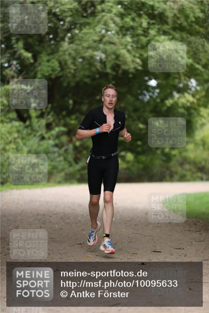 30.08.2026 - Elbe Triathlon Hamburg Antke Förster http://msf.ph/oto/10095633 30.08.2026 10:04:01 Laufen  meine-sportfotos.de