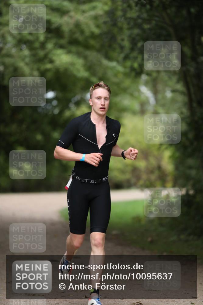 30.08.2026 - Elbe Triathlon Hamburg Antke Förster http://msf.ph/oto/10095637 30.08.2026 10:04:03 Laufen  meine-sportfotos.de