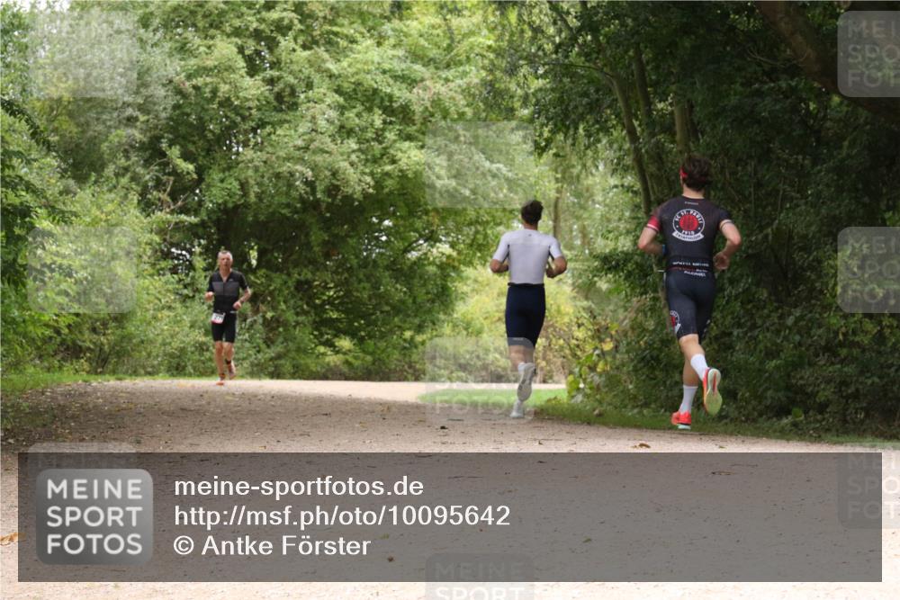 30.08.2026 - Elbe Triathlon Hamburg Antke Förster http://msf.ph/oto/10095642 30.08.2026 10:09:14 Laufen 016, 11 meine-sportfotos.de