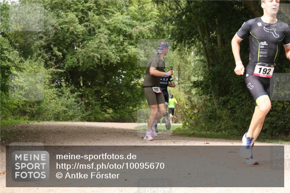 30.08.2026 - Elbe Triathlon Hamburg Antke Förster http://msf.ph/oto/10095670 30.08.2026 10:09:49 Laufen 251, 192 meine-sportfotos.de