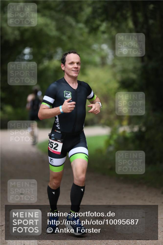 30.08.2026 - Elbe Triathlon Hamburg Antke Förster http://msf.ph/oto/10095687 30.08.2026 10:05:22 Laufen 52 meine-sportfotos.de