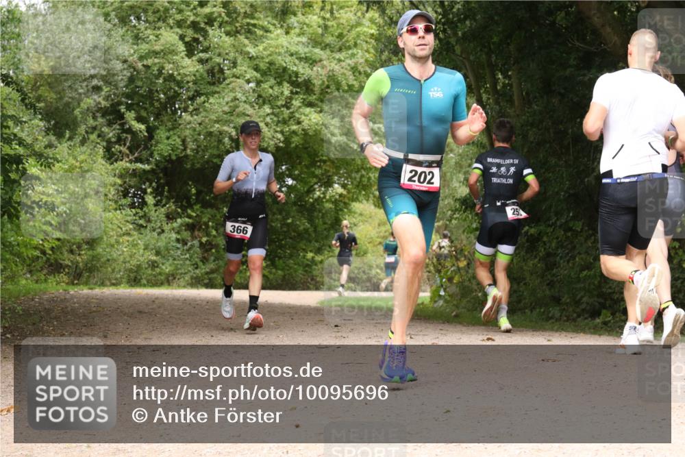 30.08.2026 - Elbe Triathlon Hamburg Antke Förster http://msf.ph/oto/10095696 30.08.2026 10:10:17 Laufen 366, 202, 25 meine-sportfotos.de