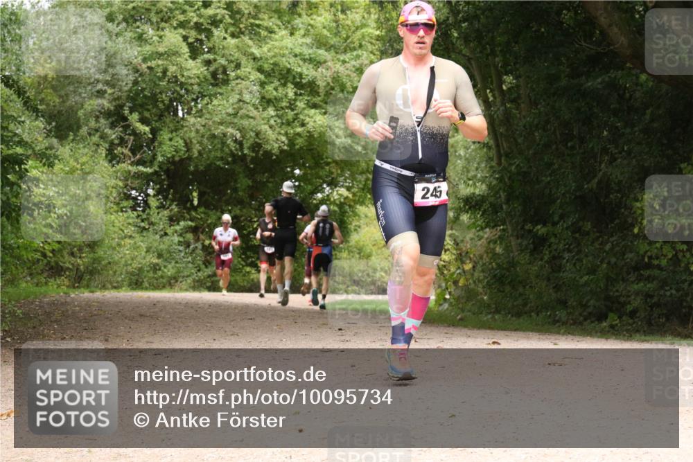 30.08.2026 - Elbe Triathlon Hamburg Antke Förster http://msf.ph/oto/10095734 30.08.2026 10:10:52 Laufen 245 meine-sportfotos.de
