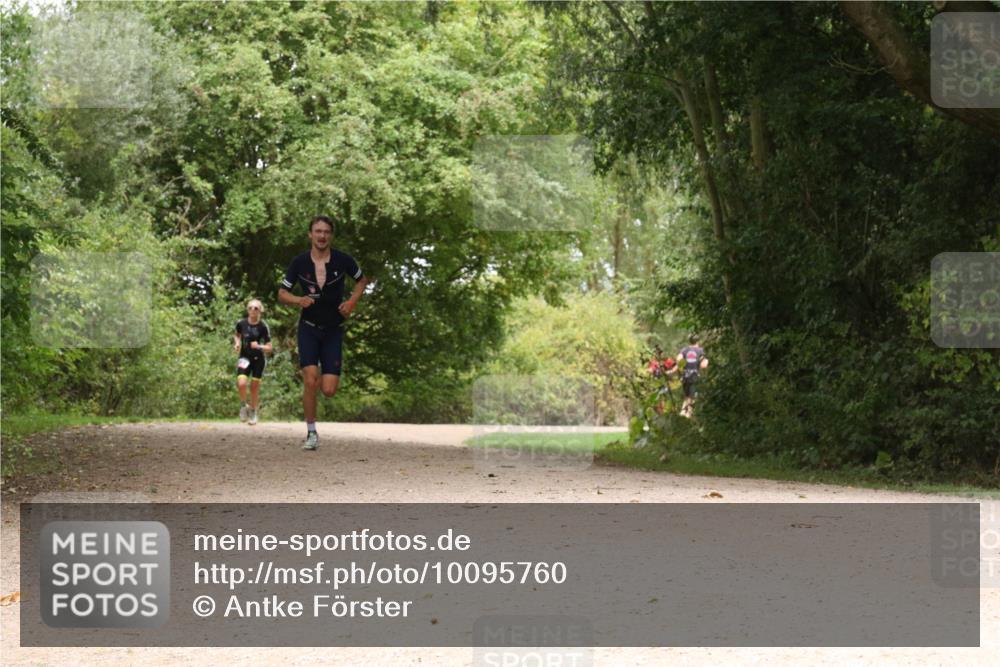 30.08.2026 - Elbe Triathlon Hamburg Antke Förster http://msf.ph/oto/10095760 30.08.2026 10:11:11 Laufen  meine-sportfotos.de