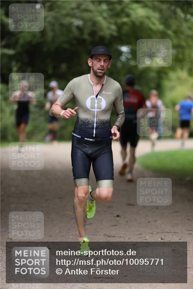 30.08.2026 - Elbe Triathlon Hamburg Antke Förster http://msf.ph/oto/10095771 30.08.2026 10:06:35 Laufen  meine-sportfotos.de