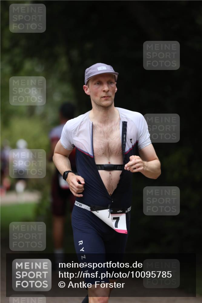 30.08.2026 - Elbe Triathlon Hamburg Antke Förster http://msf.ph/oto/10095785 30.08.2026 10:06:45 Laufen 7 meine-sportfotos.de