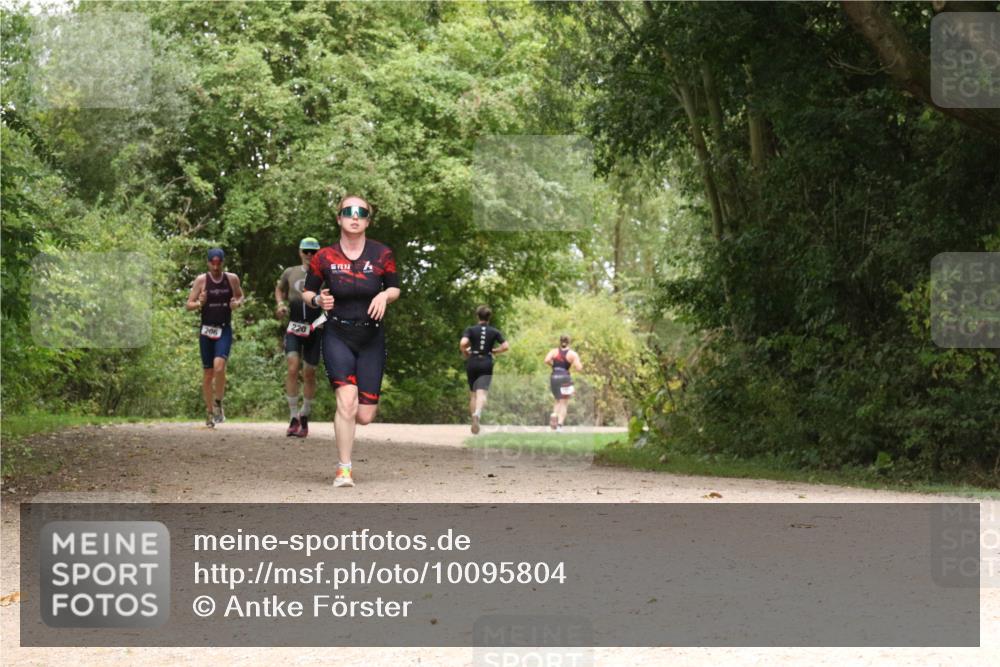30.08.2026 - Elbe Triathlon Hamburg Antke Förster http://msf.ph/oto/10095804 30.08.2026 10:11:42 Laufen 101, 206, 220 meine-sportfotos.de