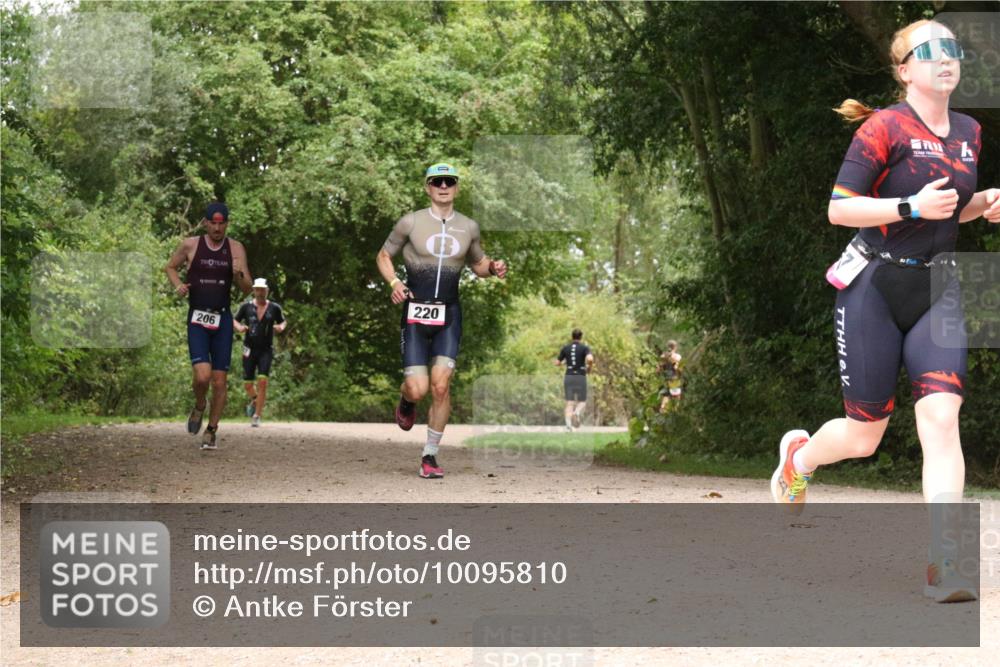 30.08.2026 - Elbe Triathlon Hamburg Antke Förster http://msf.ph/oto/10095810 30.08.2026 10:11:45 Laufen 206, 220 meine-sportfotos.de