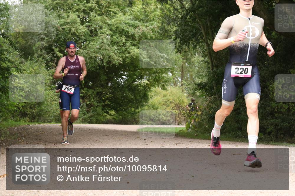 30.08.2026 - Elbe Triathlon Hamburg Antke Förster http://msf.ph/oto/10095814 30.08.2026 10:11:47 Laufen 206, 220 meine-sportfotos.de