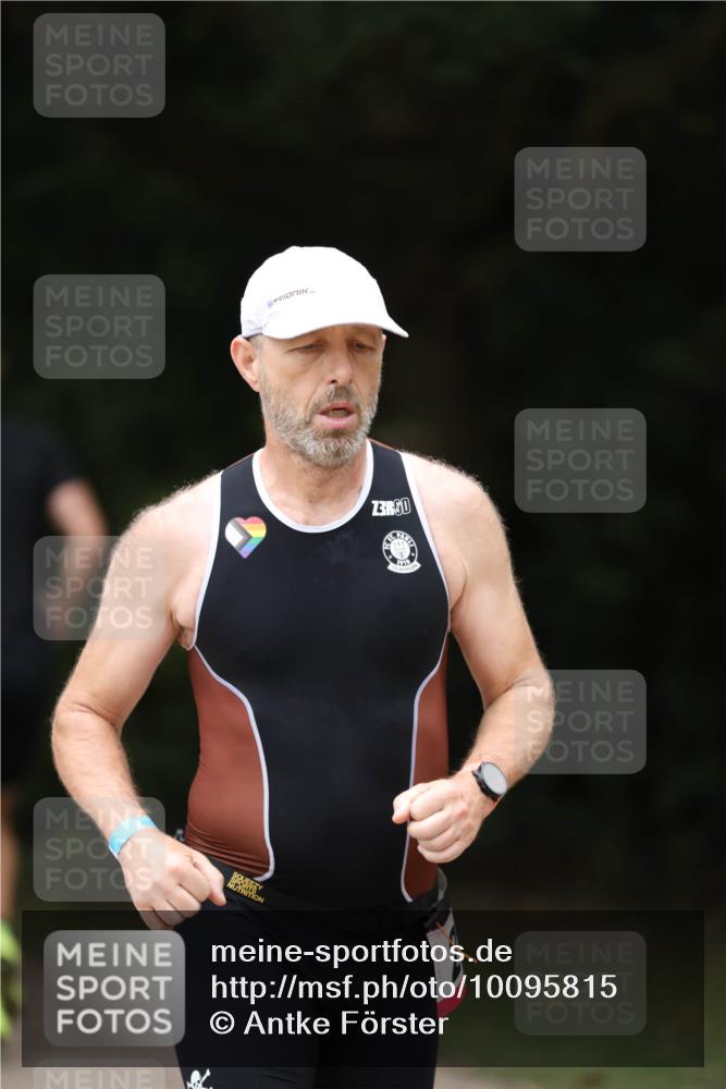 30.08.2026 - Elbe Triathlon Hamburg Antke Förster http://msf.ph/oto/10095815 30.08.2026 10:07:36 Laufen 3, 1910 meine-sportfotos.de