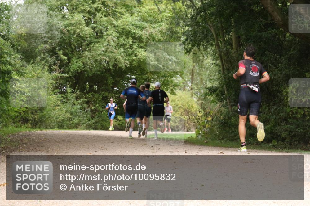 30.08.2026 - Elbe Triathlon Hamburg Antke Förster http://msf.ph/oto/10095832 30.08.2026 10:11:55 Laufen  meine-sportfotos.de