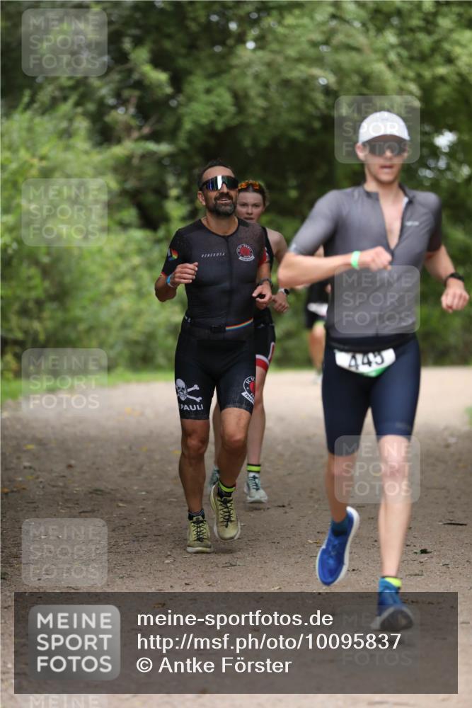 30.08.2026 - Elbe Triathlon Hamburg Antke Förster http://msf.ph/oto/10095837 30.08.2026 10:07:47 Laufen 445 meine-sportfotos.de