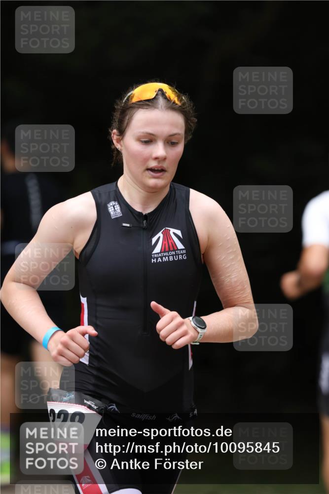30.08.2026 - Elbe Triathlon Hamburg Antke Förster http://msf.ph/oto/10095845 30.08.2026 10:07:51 Laufen 28 meine-sportfotos.de