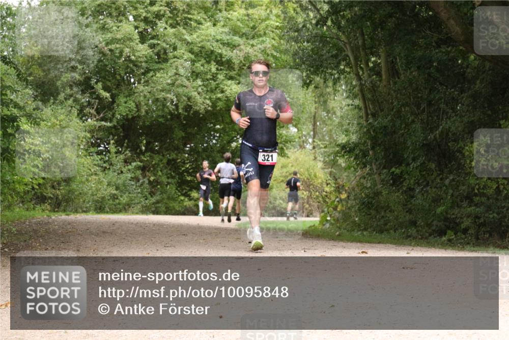 30.08.2026 - Elbe Triathlon Hamburg Antke Förster http://msf.ph/oto/10095848 30.08.2026 10:12:22 Laufen 321 meine-sportfotos.de