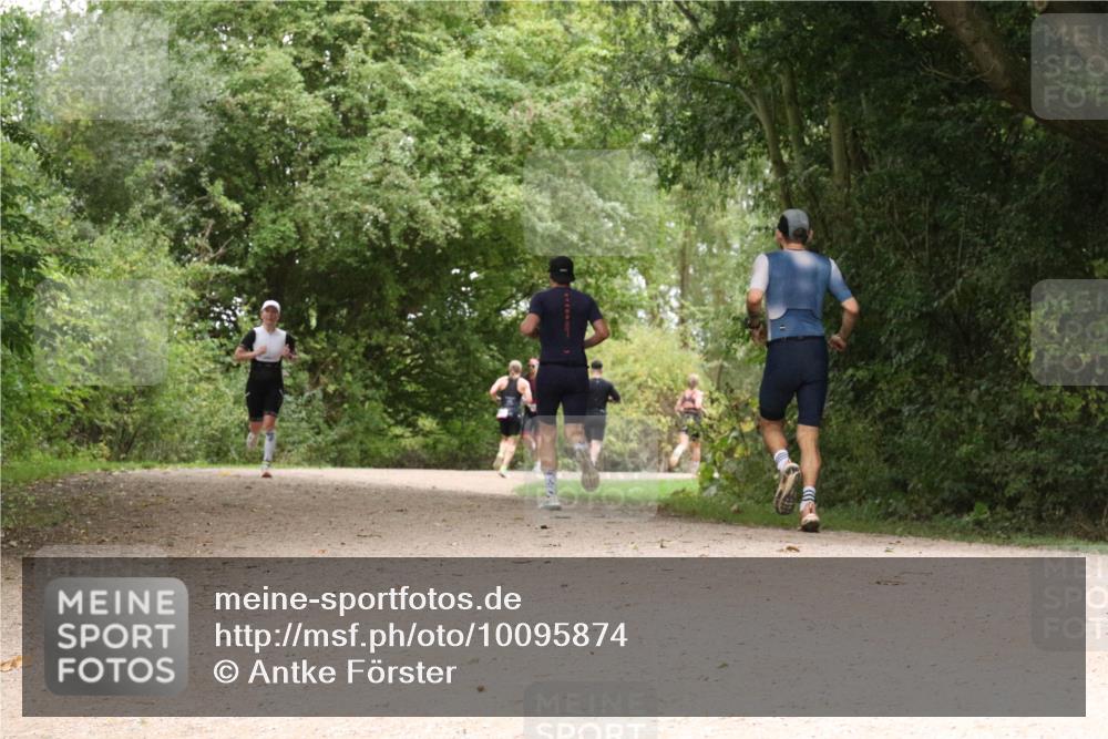 30.08.2026 - Elbe Triathlon Hamburg Antke Förster http://msf.ph/oto/10095874 30.08.2026 10:12:43 Laufen  meine-sportfotos.de