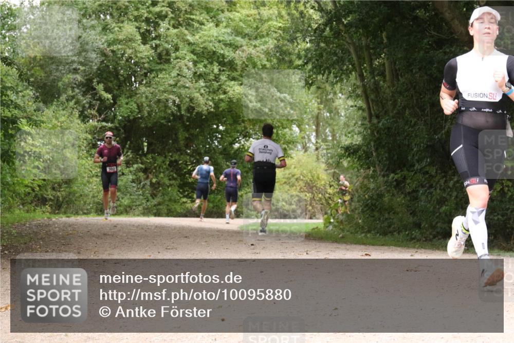 30.08.2026 - Elbe Triathlon Hamburg Antke Förster http://msf.ph/oto/10095880 30.08.2026 10:12:49 Laufen 302 meine-sportfotos.de