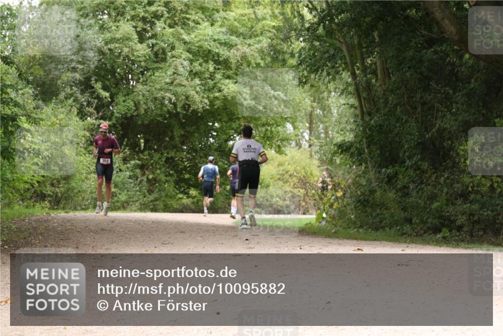 30.08.2026 - Elbe Triathlon Hamburg Antke Förster http://msf.ph/oto/10095882 30.08.2026 10:12:49 Laufen 302 meine-sportfotos.de