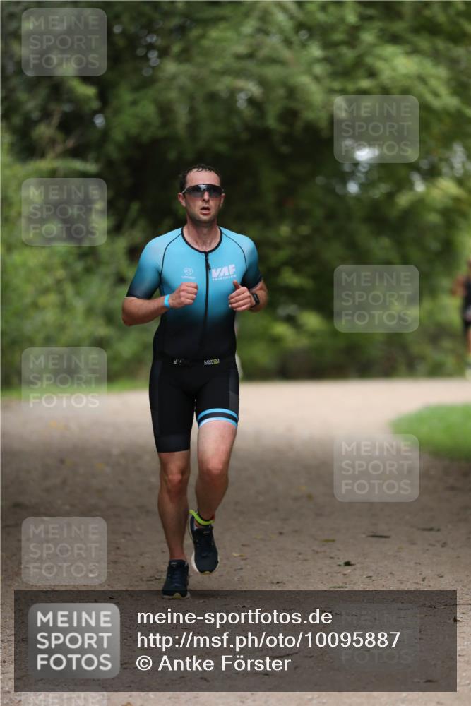 30.08.2026 - Elbe Triathlon Hamburg Antke Förster http://msf.ph/oto/10095887 30.08.2026 10:08:18 Laufen  meine-sportfotos.de