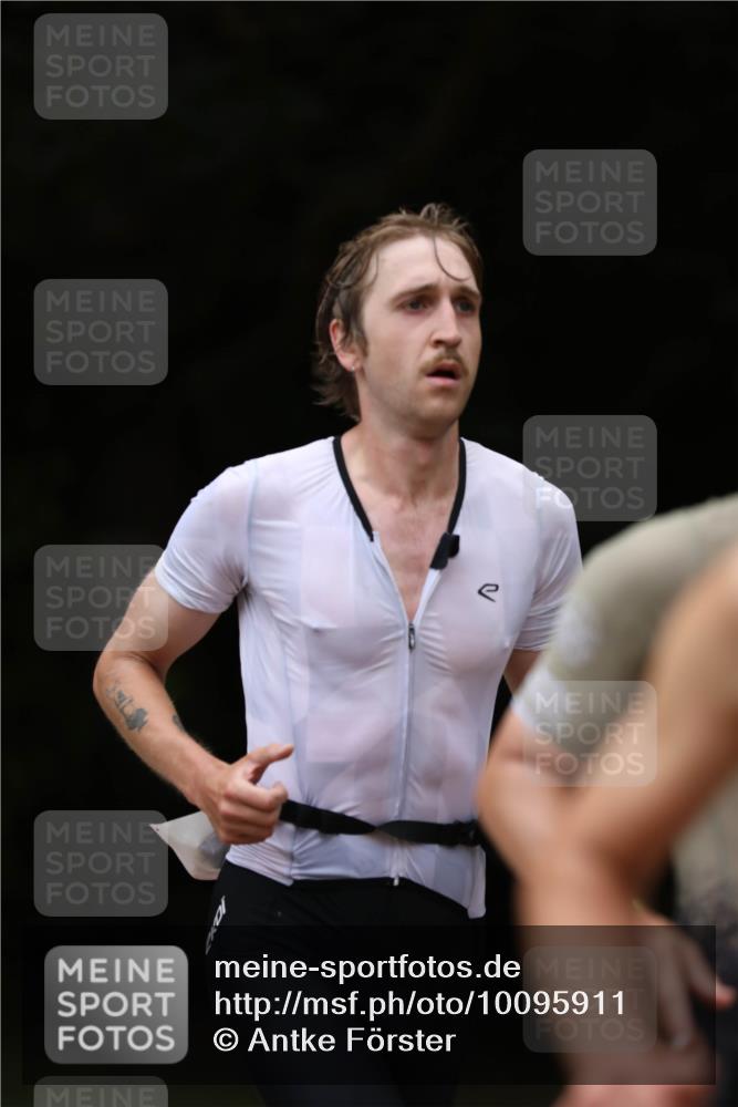 30.08.2026 - Elbe Triathlon Hamburg Antke Förster http://msf.ph/oto/10095911 30.08.2026 10:08:31 Laufen  meine-sportfotos.de