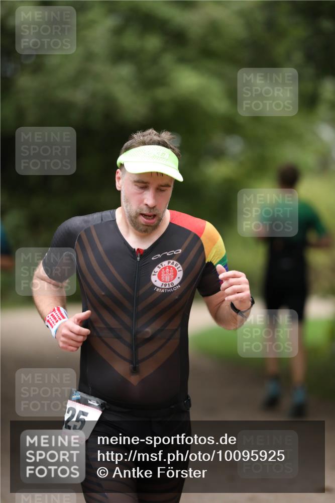 30.08.2026 - Elbe Triathlon Hamburg Antke Förster http://msf.ph/oto/10095925 30.08.2026 10:08:47 Laufen 25, 25, 1910 meine-sportfotos.de