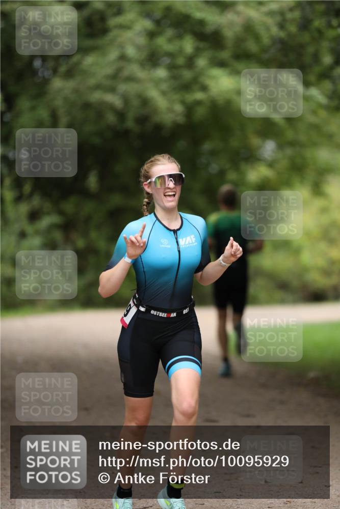 30.08.2026 - Elbe Triathlon Hamburg Antke Förster http://msf.ph/oto/10095929 30.08.2026 10:08:49 Laufen  meine-sportfotos.de