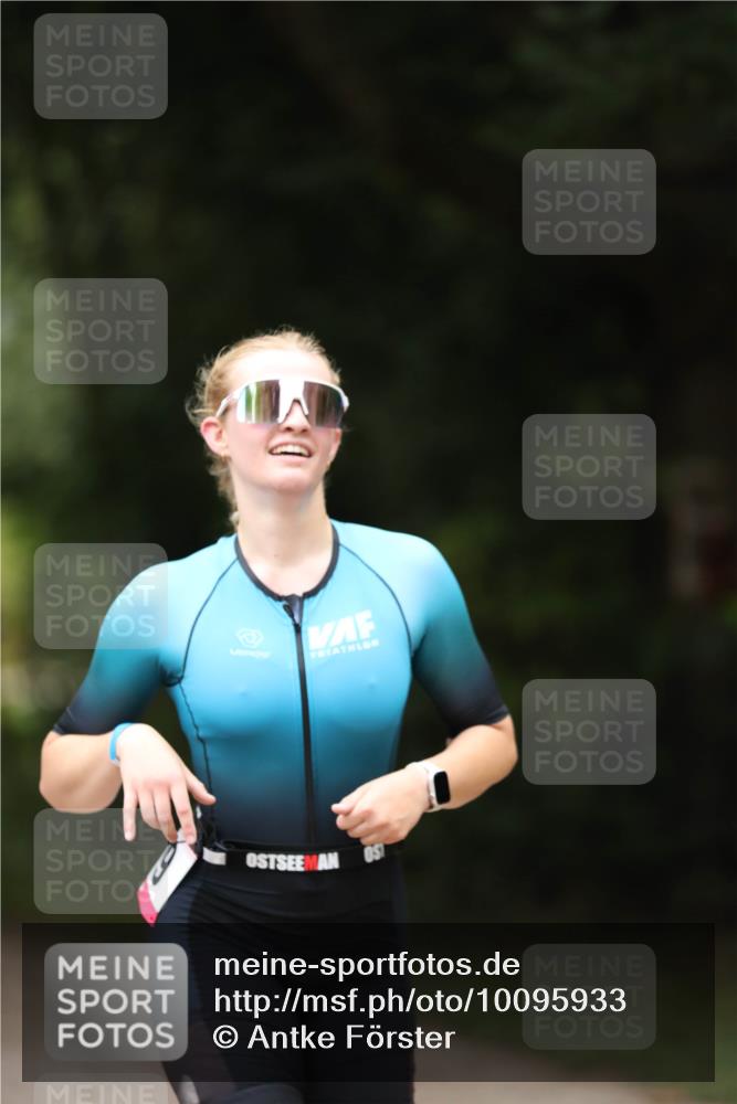 30.08.2026 - Elbe Triathlon Hamburg Antke Förster http://msf.ph/oto/10095933 30.08.2026 10:08:50 Laufen  meine-sportfotos.de